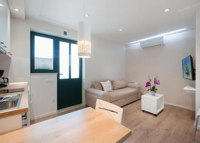 Simun Apartment