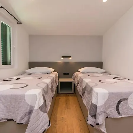 Simun Apartment Brela